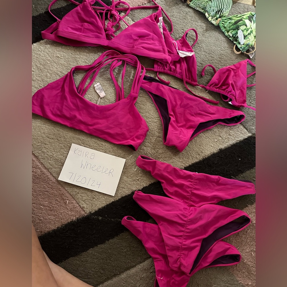 Multiple sizes bikinis